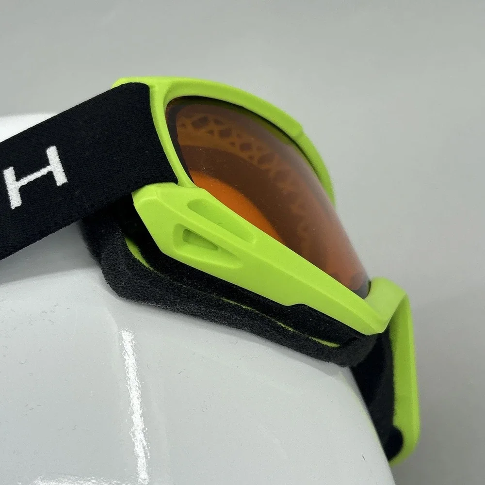 Smith Ski Snowboard Goggles Shield Tinted Amber Lens Green Frame Cascade